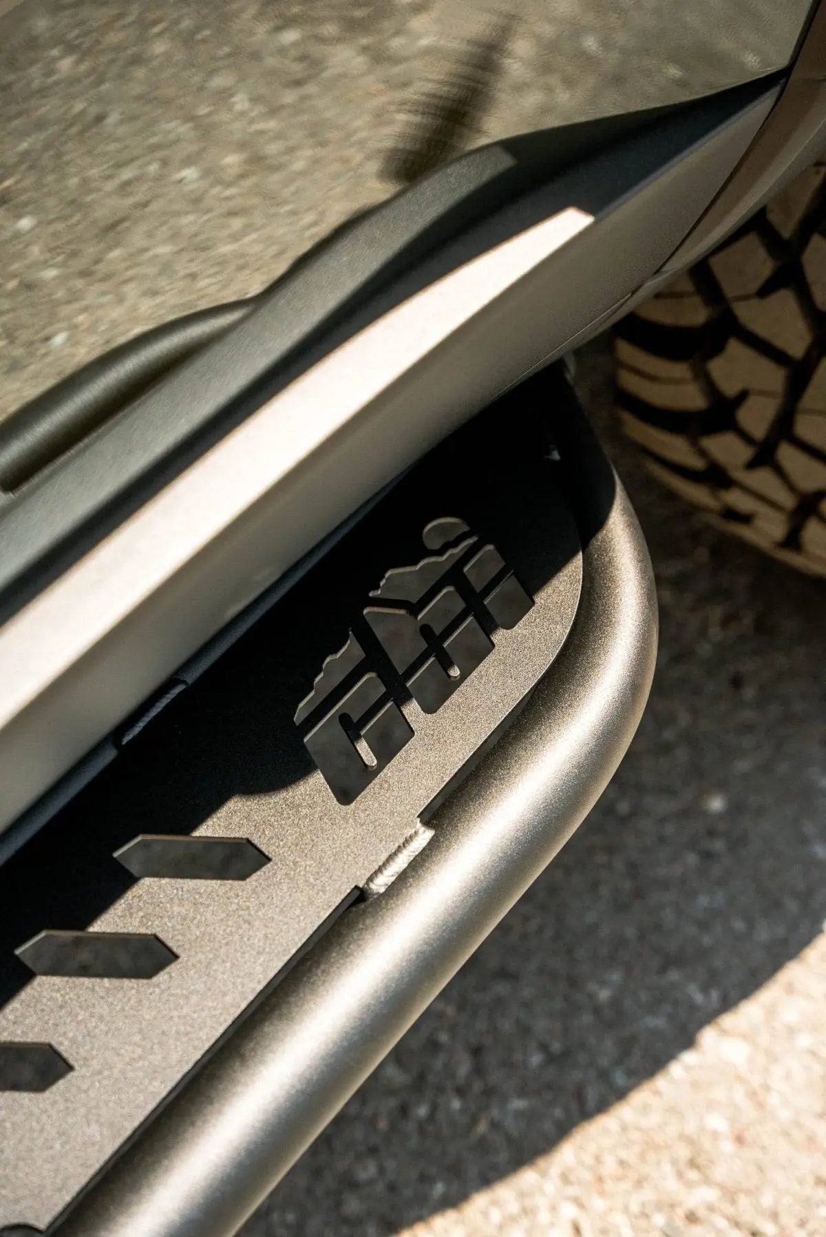 Lexus GX550 Standard Overland Rock Sliders - CBI 300-000-016-051 CBI Offroad