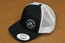 Map Offroad retro trucker cap black logo